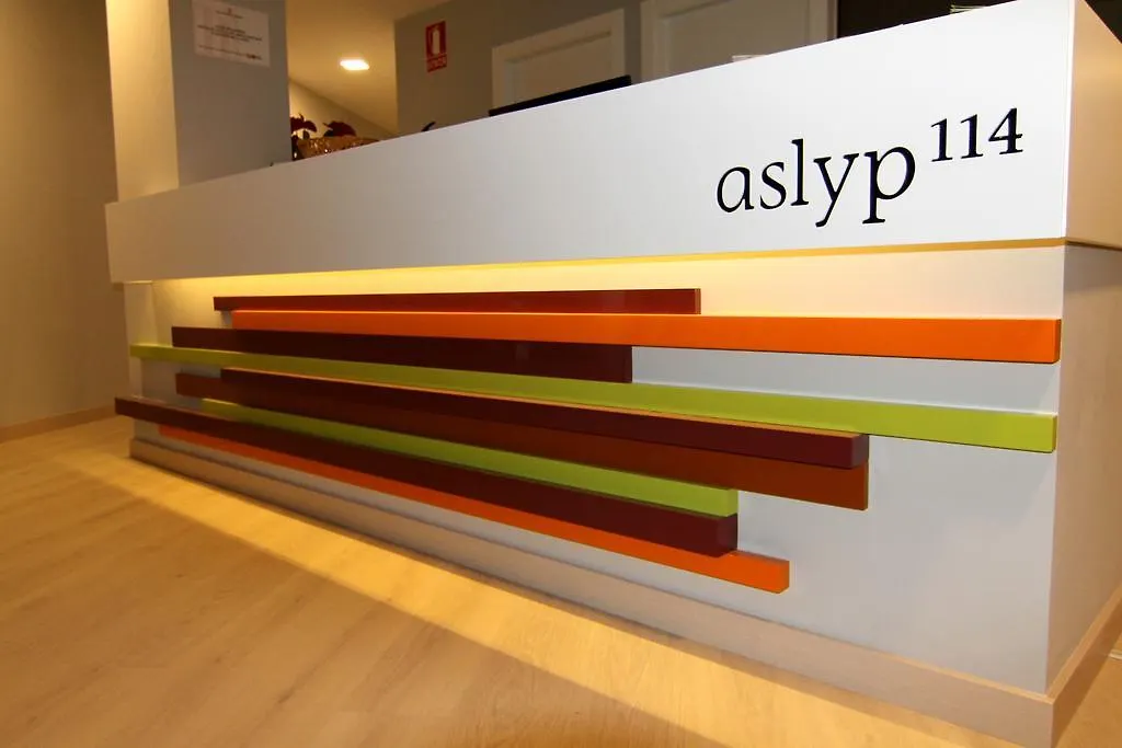 Hostal Aslyp 114 Barcelona 2*,