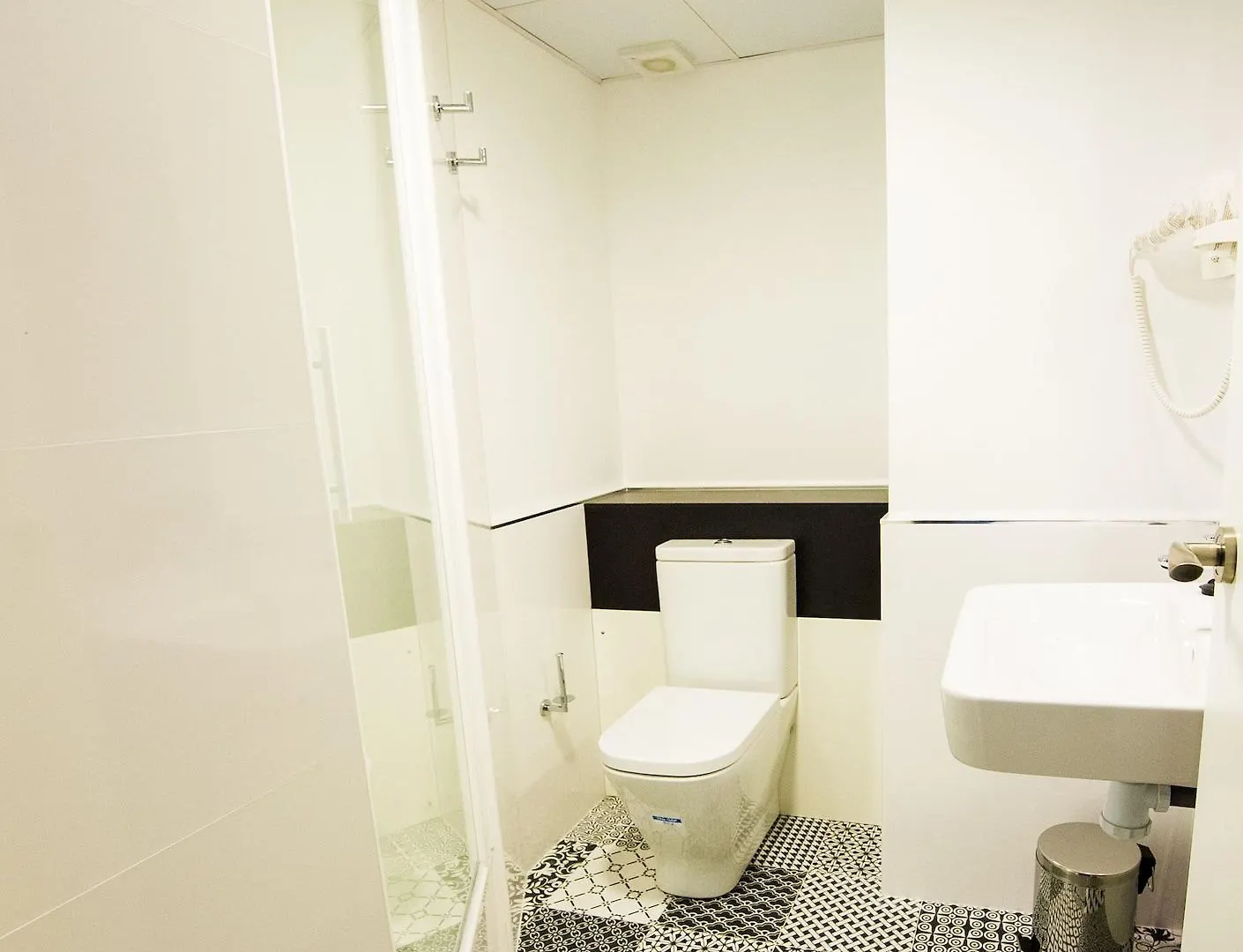 Hostal Aslyp 114 Barcellona Affittacamere