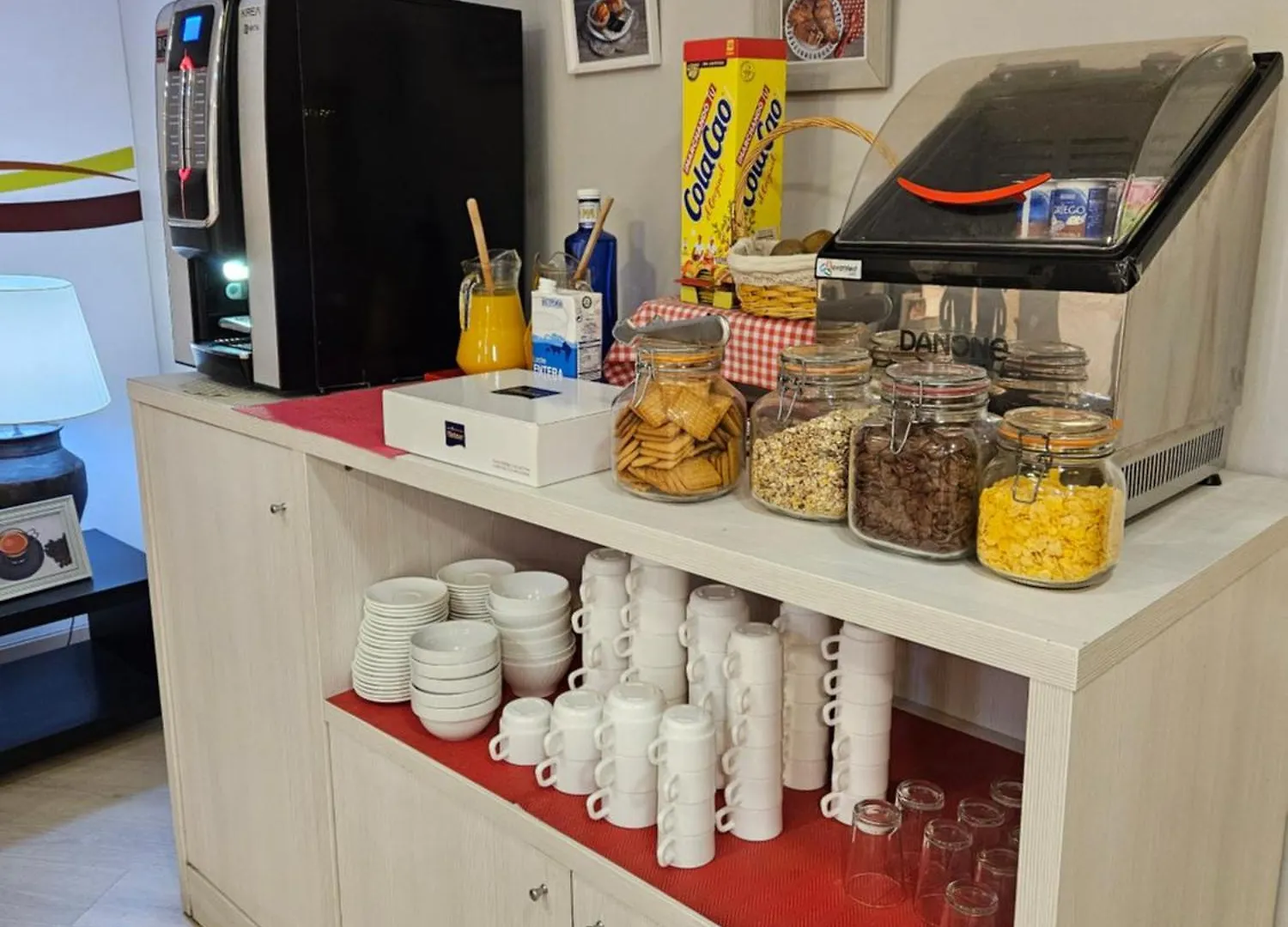Hostal Aslyp 114 Barcellona 2*,  Spagna