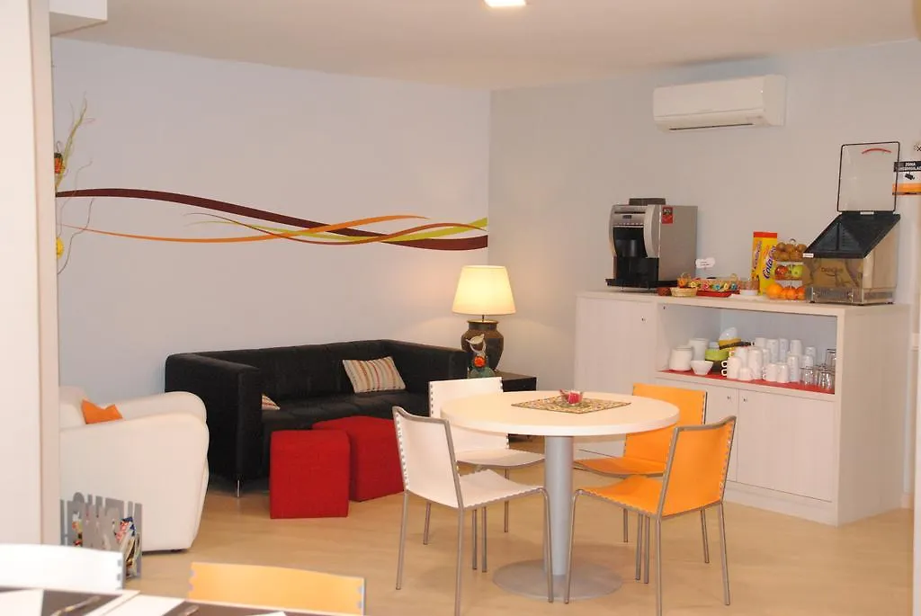 Affittacamere Hostal Aslyp 114 Barcellona