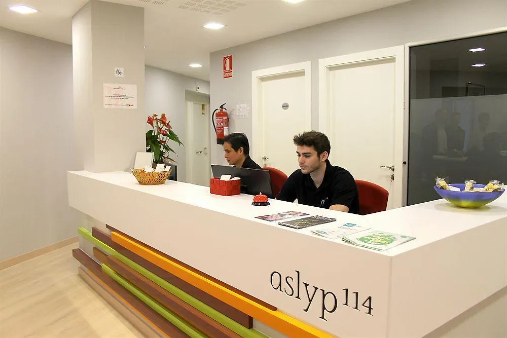 Hostal Aslyp 114 Barcellona 2*,