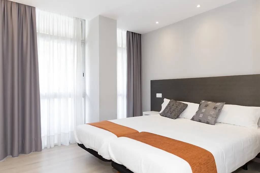 Hostal Aslyp 114 Barcelona Guest house