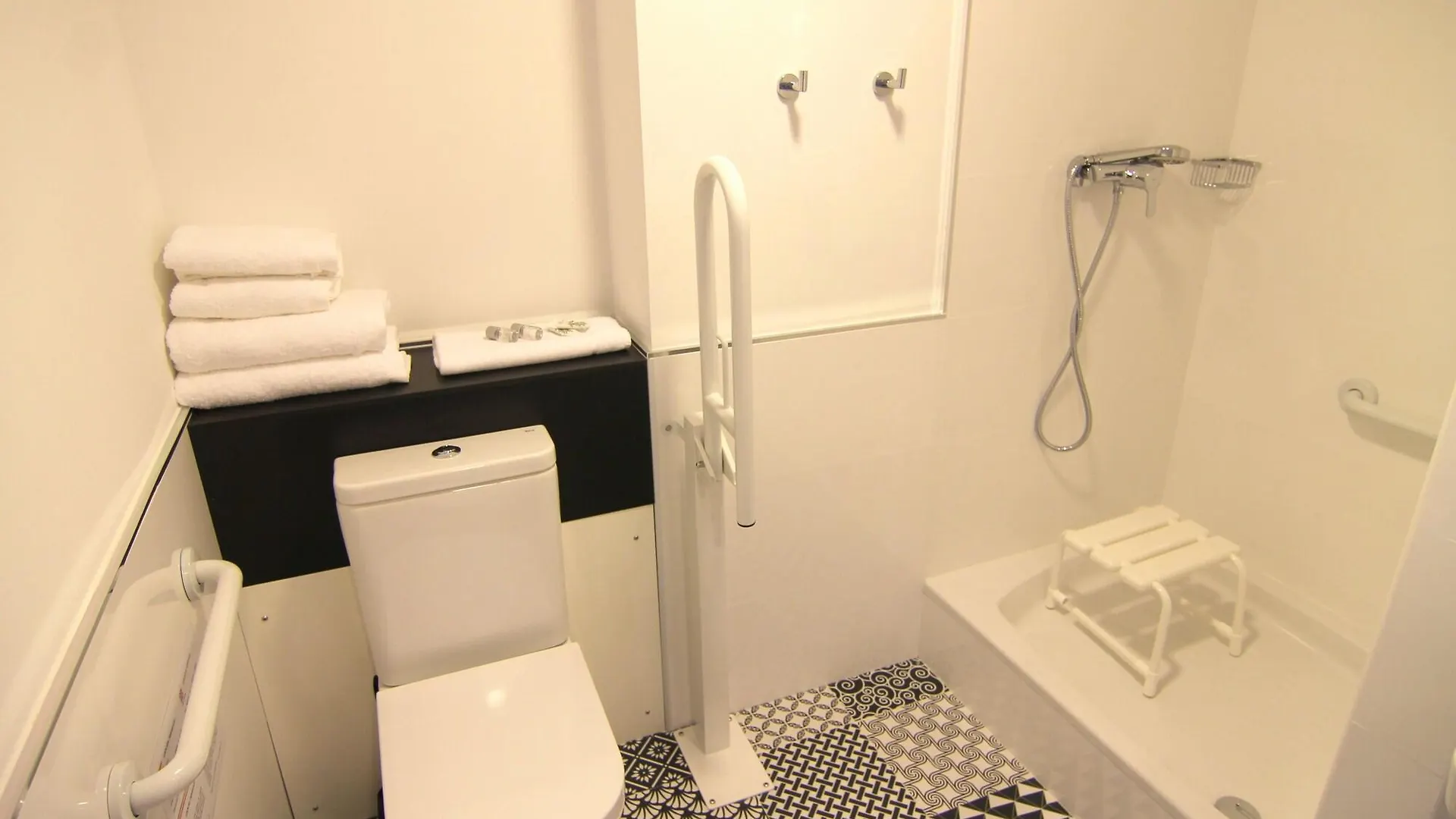 Hostal Aslyp 114 Barcelona Guest house