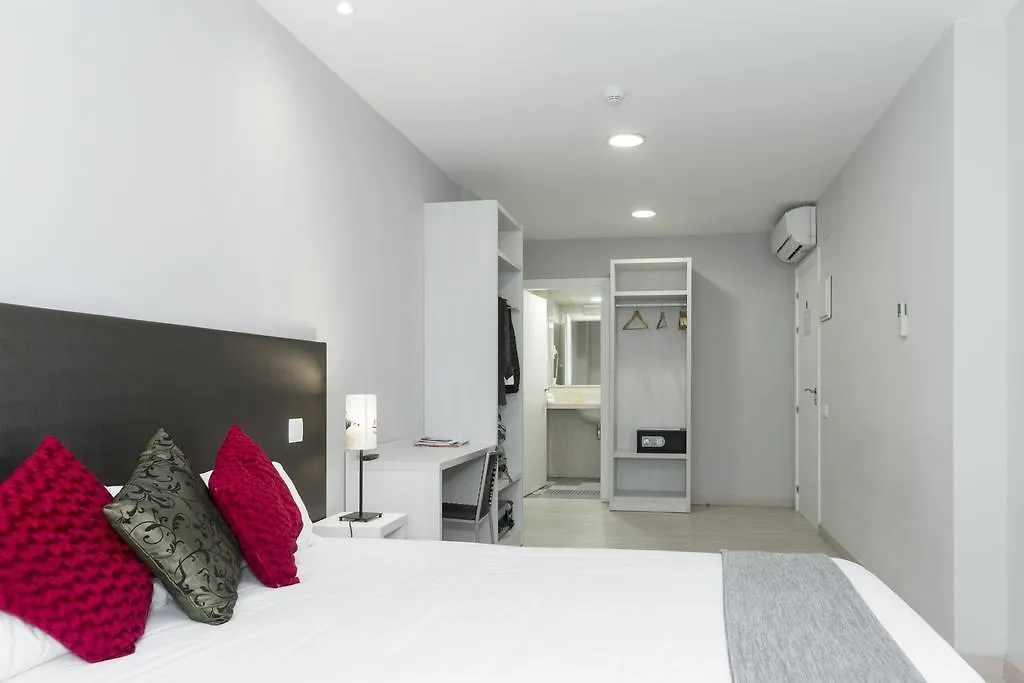 Hostal Aslyp 114 Barcelona Spain